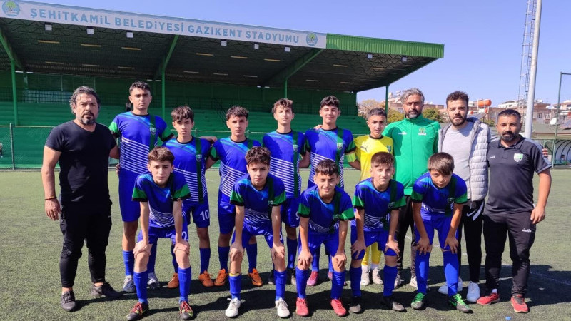 YEŞİL-SİYAHLI KULÜP NAMAĞLUP ŞAMPİYON